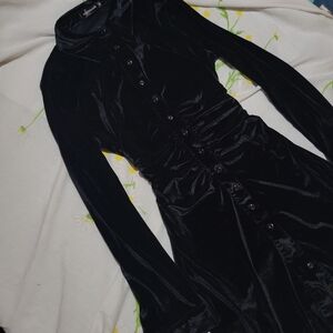 Chic Black Long Sleeve Mini Velvet Dress